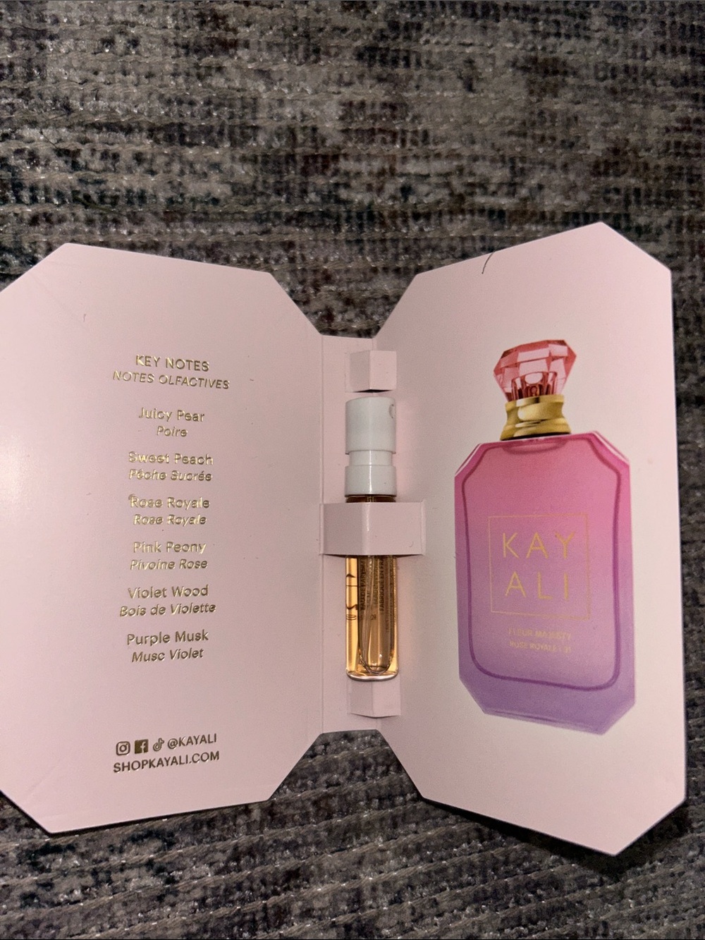 Kayali Fleur Majesty Rose Royale 31 Travel - Picture 2 of 7
